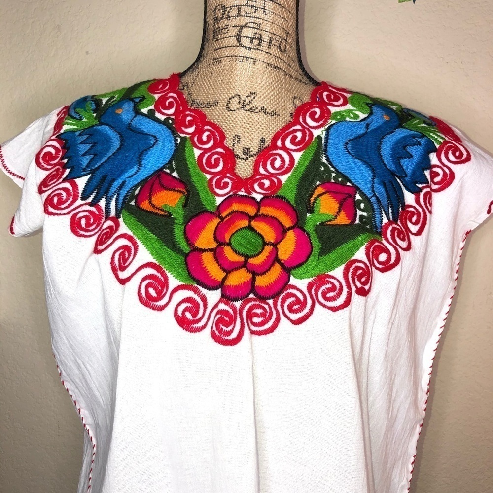 Authentic Mexican Floral Blouse White with Bright Color Embroidery & Birds Sz L - Picture 2 of 6